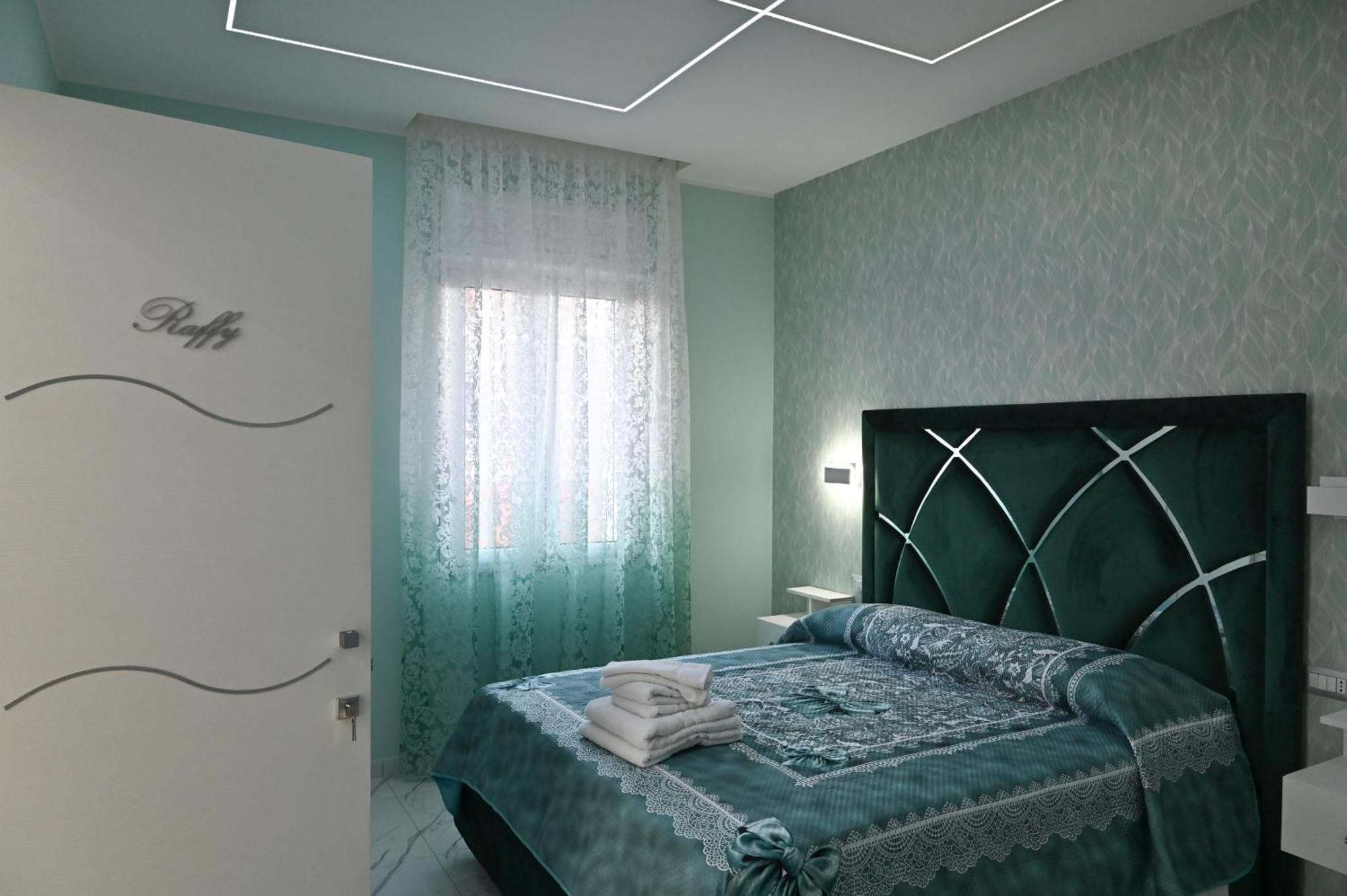 Bebsantaniellohouse1 Bed and Breakfast Napels Buitenkant foto
