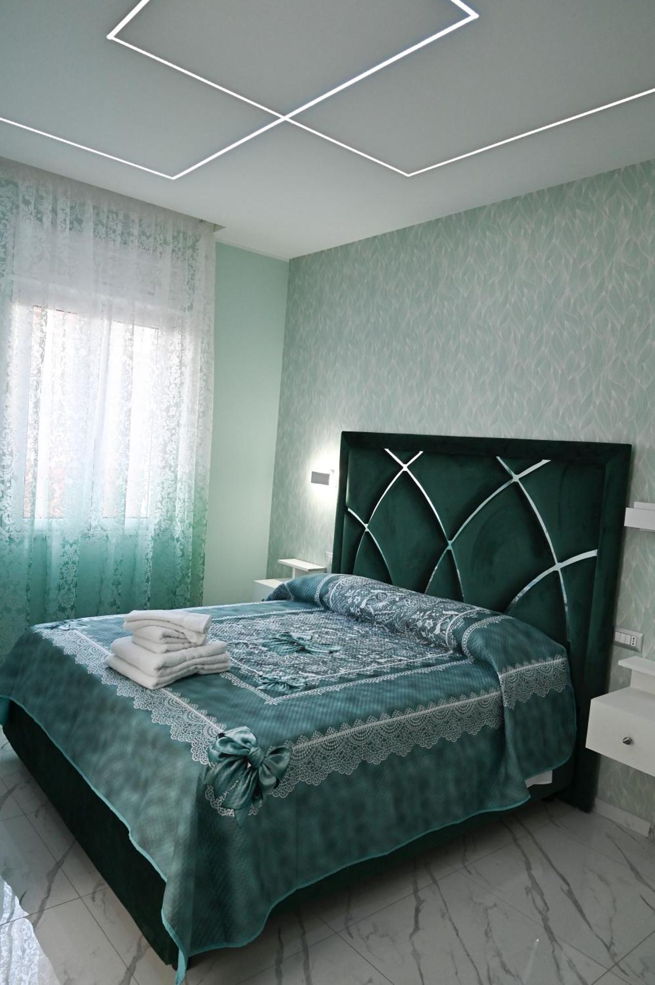 Bebsantaniellohouse1 Bed and Breakfast Napels Buitenkant foto