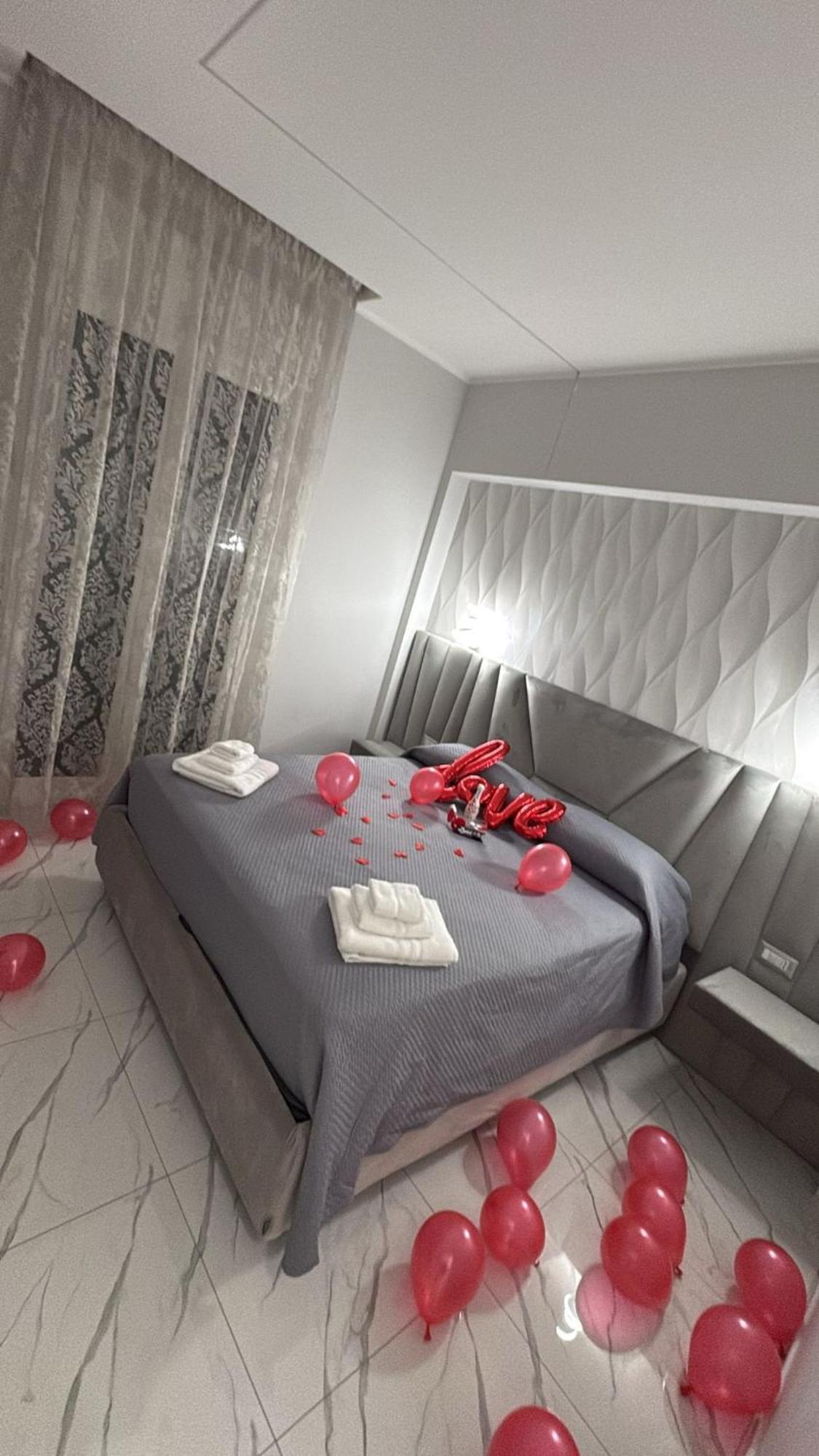 Bebsantaniellohouse1 Bed and Breakfast Napels Buitenkant foto